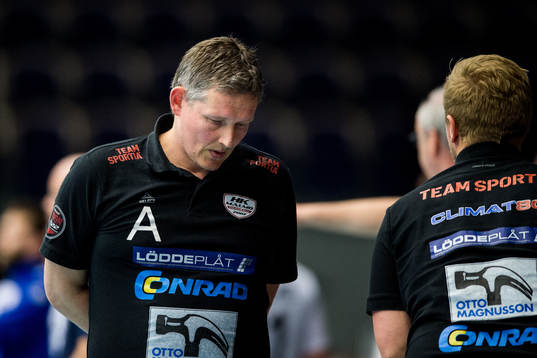 HK Malmös tränare Stian Tönnesen deppar