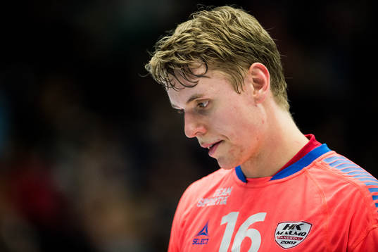 HK Malmös målvakt Kristian Saeverås deppar