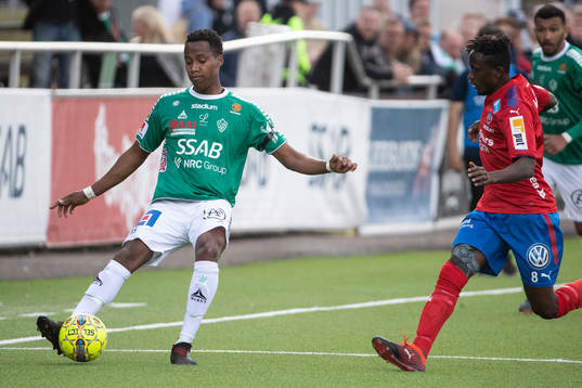Brages Rasmus Lindgren och Helsingborgs Mamudu Moro  i