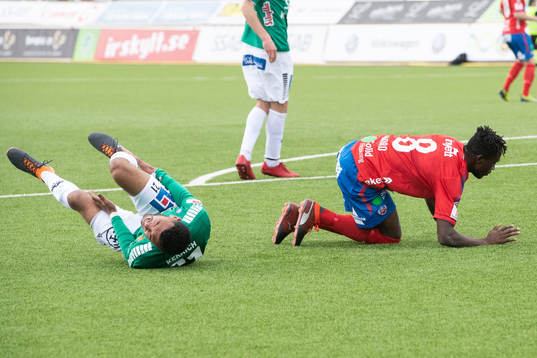 Helsingborgs Mamudu Moro och Brages Jalid Kerkich Amar  i