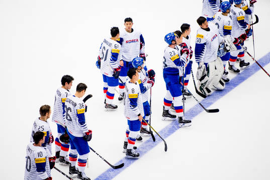 Don Ku Lee and Jin Hui Ahn of South Korea