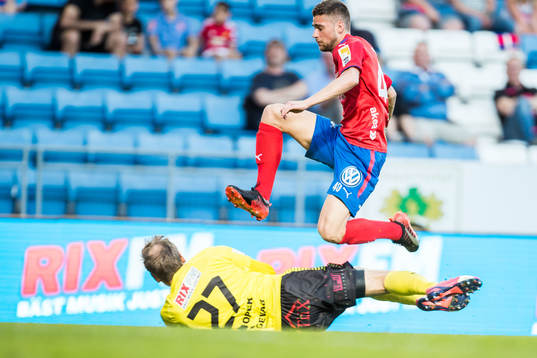 GAIS målvakt Alexander Nadj och Helsingborgs Mattias