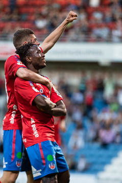 Helsingborgs Mamudu Moro jublar med lagkamrater