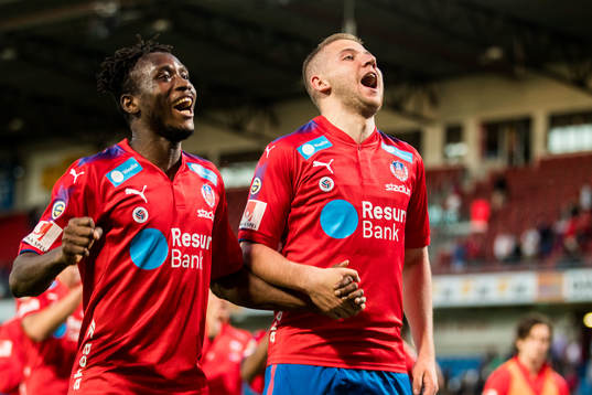 Helsingborgs Mamudu Moro och Darijan Bojanic jublar