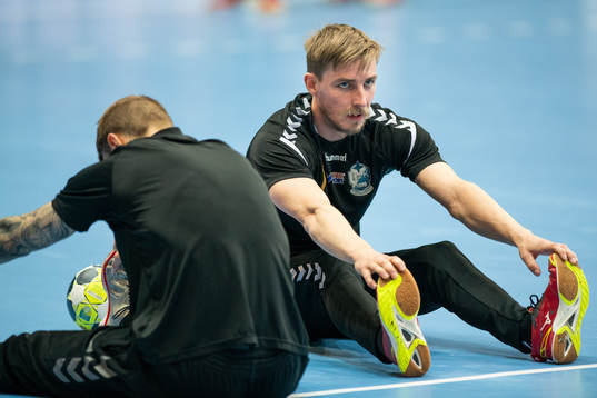 Kristianstads Tim Sörensen stretchar