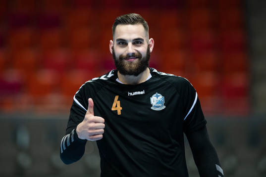 Kristianstads Mario Lipovac ger tummen upp