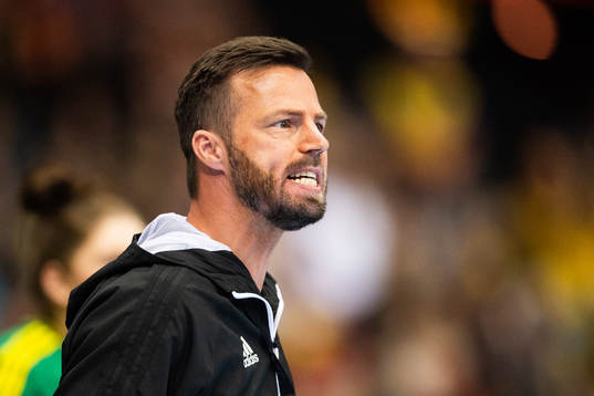 Sävehofs tränare Henrik Signell reagerar