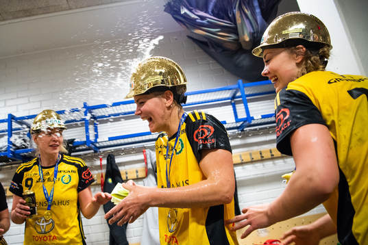 Sävehofs Ida Odén jublar i omklädningsrummet