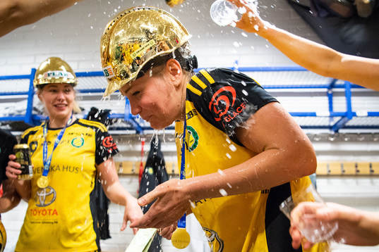 Sävehofs Ida Odén jublar i omklädningsrummet