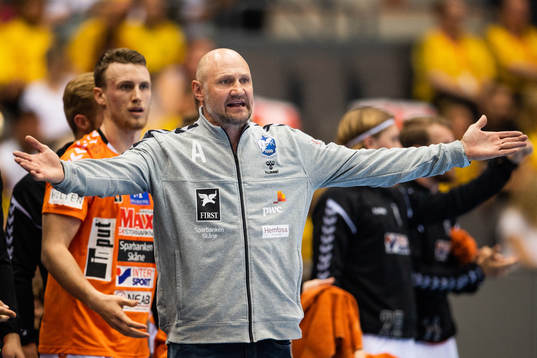 Kristianstads tränare Ola Lindgren reagerar