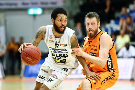 Luleås Brandon Rozzell och Norrköpings Mikael Lindquist