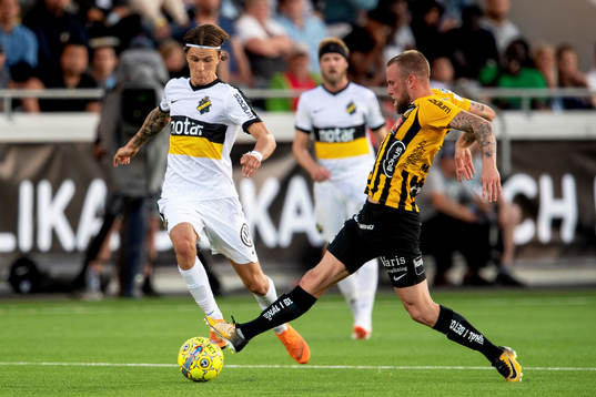s Kristoffer Olsson och Häckens Alexander Faltsetas