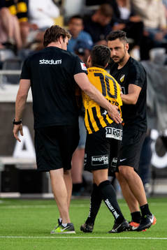 Häckens Paulinho tvingas utgå