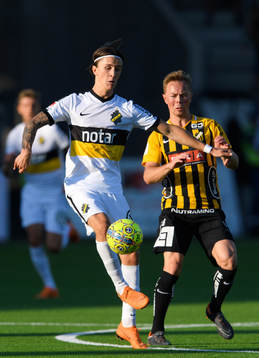 s Kristoffer Olsson och Häckens Adam Andersson