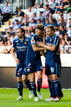Djurgårdens Jonathan Ring jublar med lagkamrater