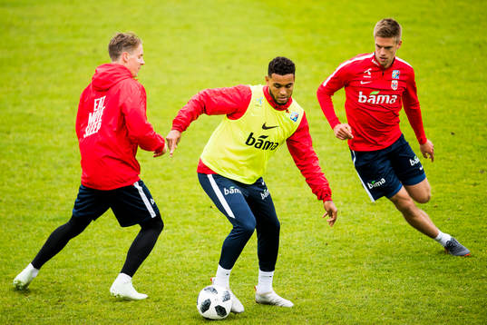 Stefan Johansen, Joshua King and Markus Henriksen of Norway