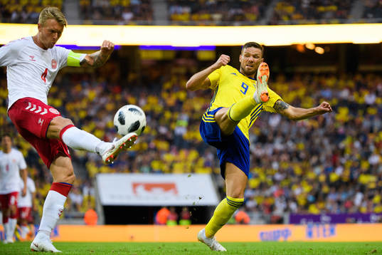 Danmarks Simon Kjär och Sveriges Marcus Berg