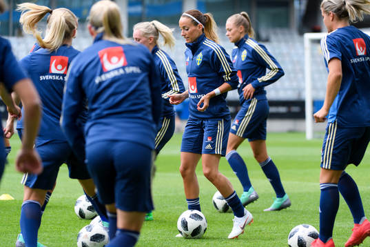 Kosovare Asllani