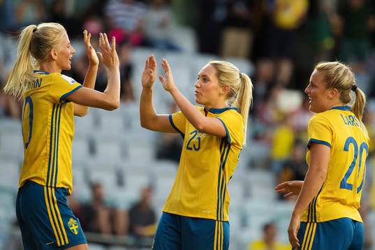Sveriges Sofia Jakobsson, Elin Rubensson och Mimmi Larsson