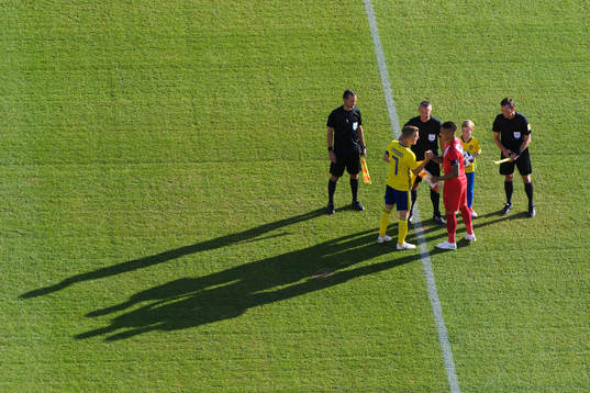 Sebastian Larsson of Sweden and Paolo Guerrero of Peru