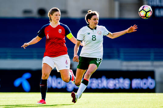 Maren Mjelde of Norway and Leanne Kiernan of Ireland
