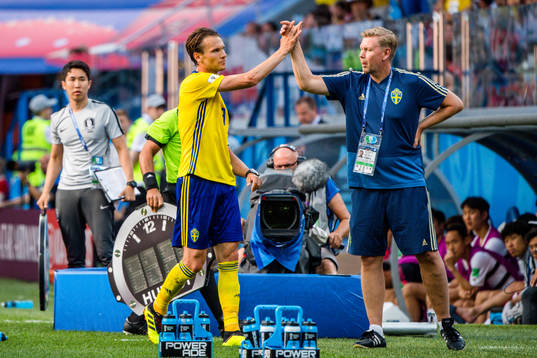 Albin Ekdal and assistant coach Peter Wettergren of Sweden