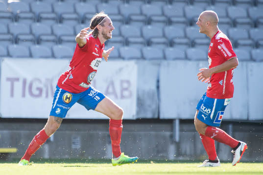 Östers David Johannesson jublar