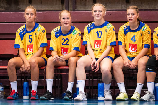 Sveriges Johanna Östblom, Jennifer Johansson, Elza