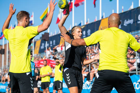 Isabelle Gulldén vid The Super Game i handboll
