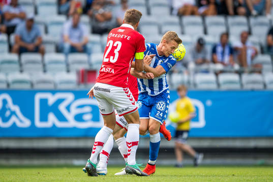 Kalmars Viktor Elm och IFK Göteborgs Sebastian Ohlsson i