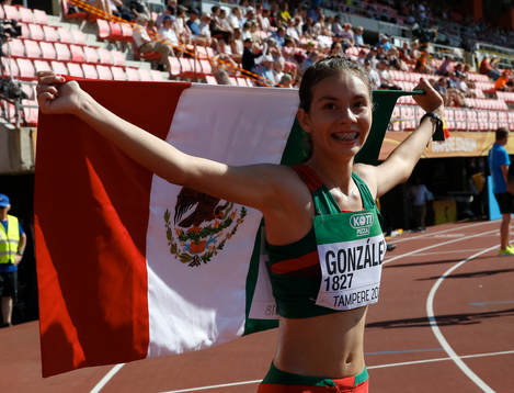 Alegna González, MEX  celebating
