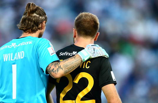 Hammarbys målvakt Johan Wiland  med talande tatuering