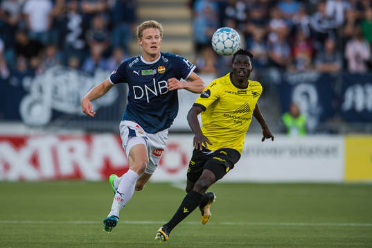 Lars Sætra of Strømsgodset and Adelene Akinyemi of Start