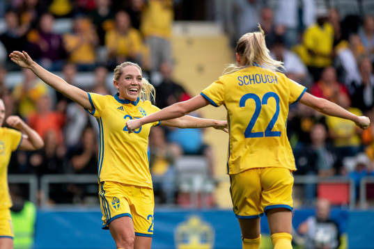 Sveriges Elin Rubensson jublar med Olivia Schough