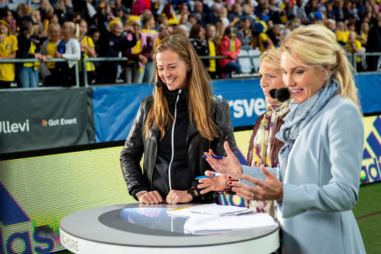 Lotta Schelin, Anna Brolin och Hanna Marklund i TV4 / Cmore
