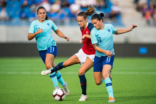 Caroline Graham Hansen of Norway in action with Lieke