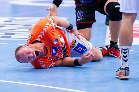 Kristianstads Arnar Freyr Arnarsson har ont