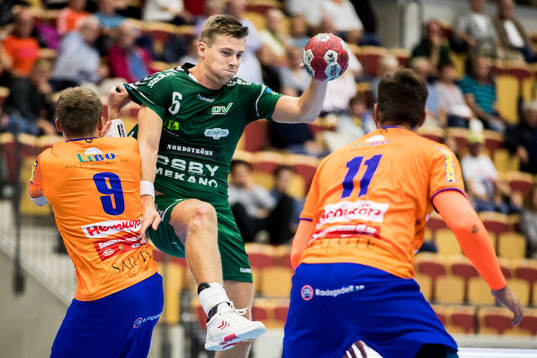 Helsingborgs David Svensson  stoppas av Lindesbergs Lucas