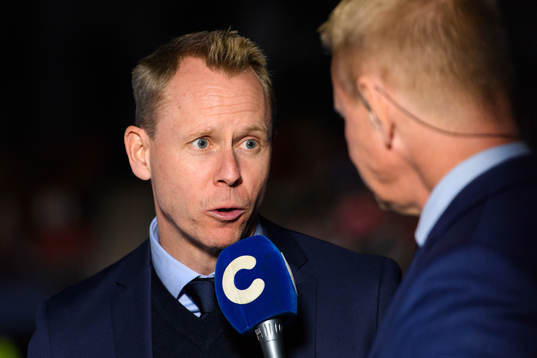 Djurgårdens tränare Robert Ohlsson blir intervjuad