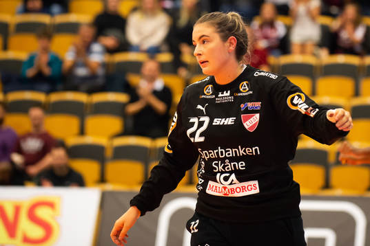 Lugi målvakt Esmeralda Fatahovic jublar