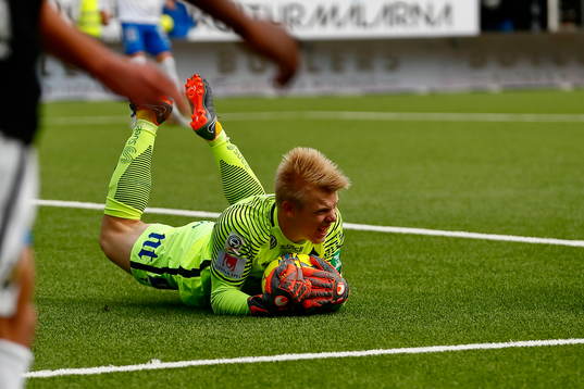 Norrköpings målvakt Isak Pettersson