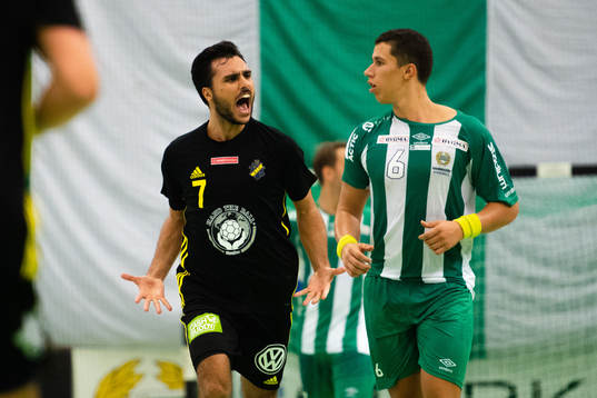 AIKs Pavel Karacic jublar