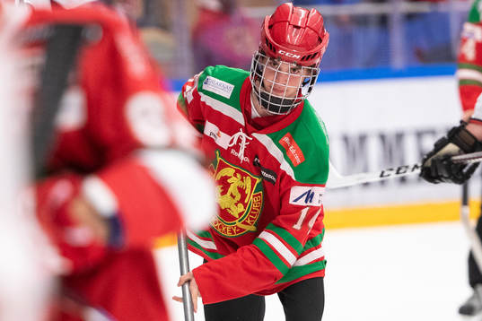 Moras junior skrapar isen i powerbrake i ishockeymatchen i