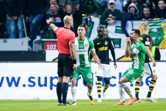 Hammarbys Nikola Djurdjic , Jiloan Hamad och Björn Paulsen
