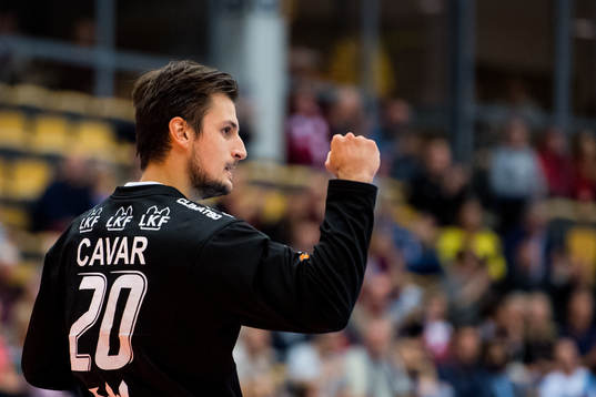 Lugis målvakt Josip Cavar jublar