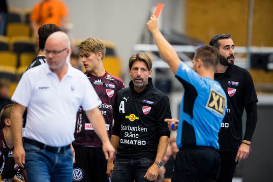 Lugis Markus Sjöbrink får rött kort