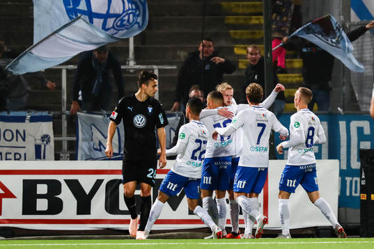 Norrköpings spelare jublar