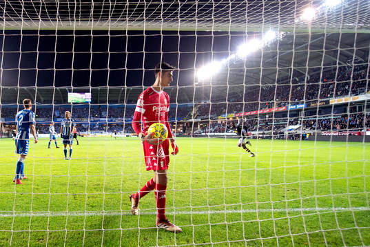 IFK Göteborgs målvakt Tom Amos deppar