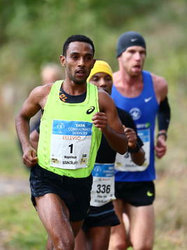 Vinnaren i Män 30 km Napoleon Solomon, Turebergs FK, före