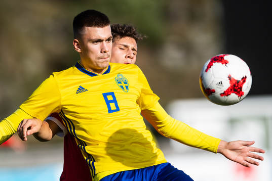 Liechtensteins Simon Lüchinger och Sveriges Tim Prica i
